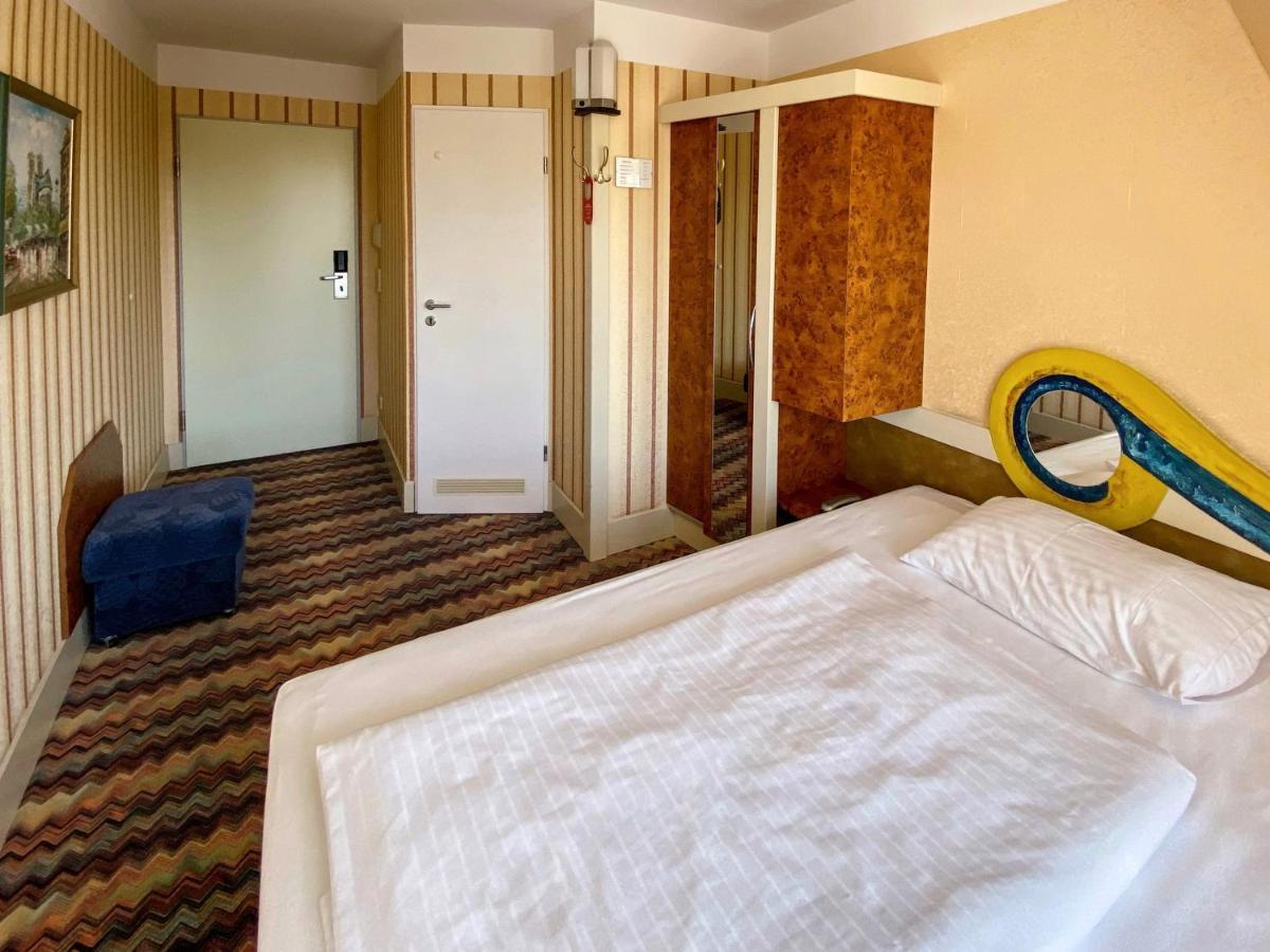 Zum Gruenen Turm Hotell Hohen Neuendorf Eksteriør bilde