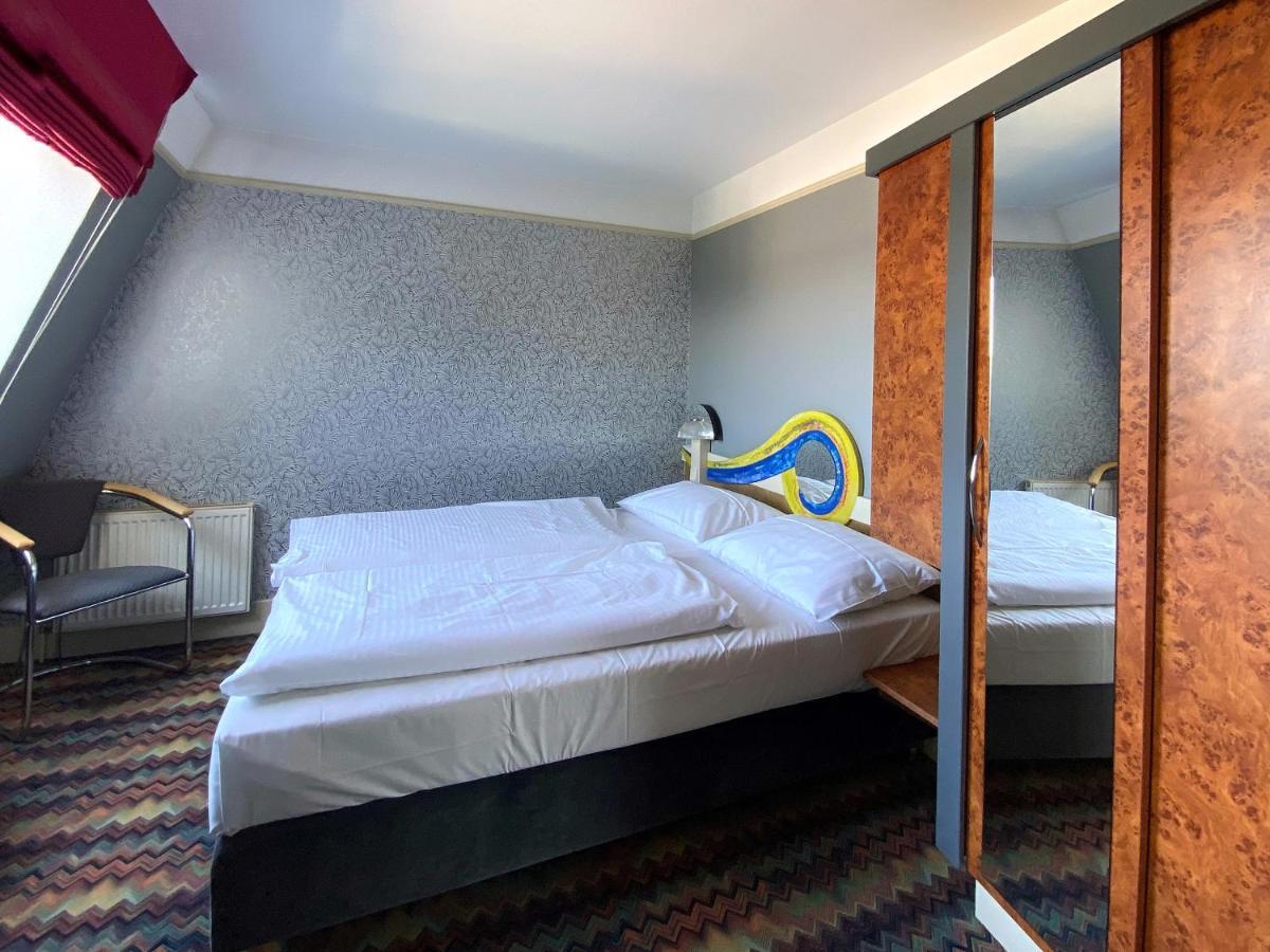 Zum Gruenen Turm Hotell Hohen Neuendorf Eksteriør bilde